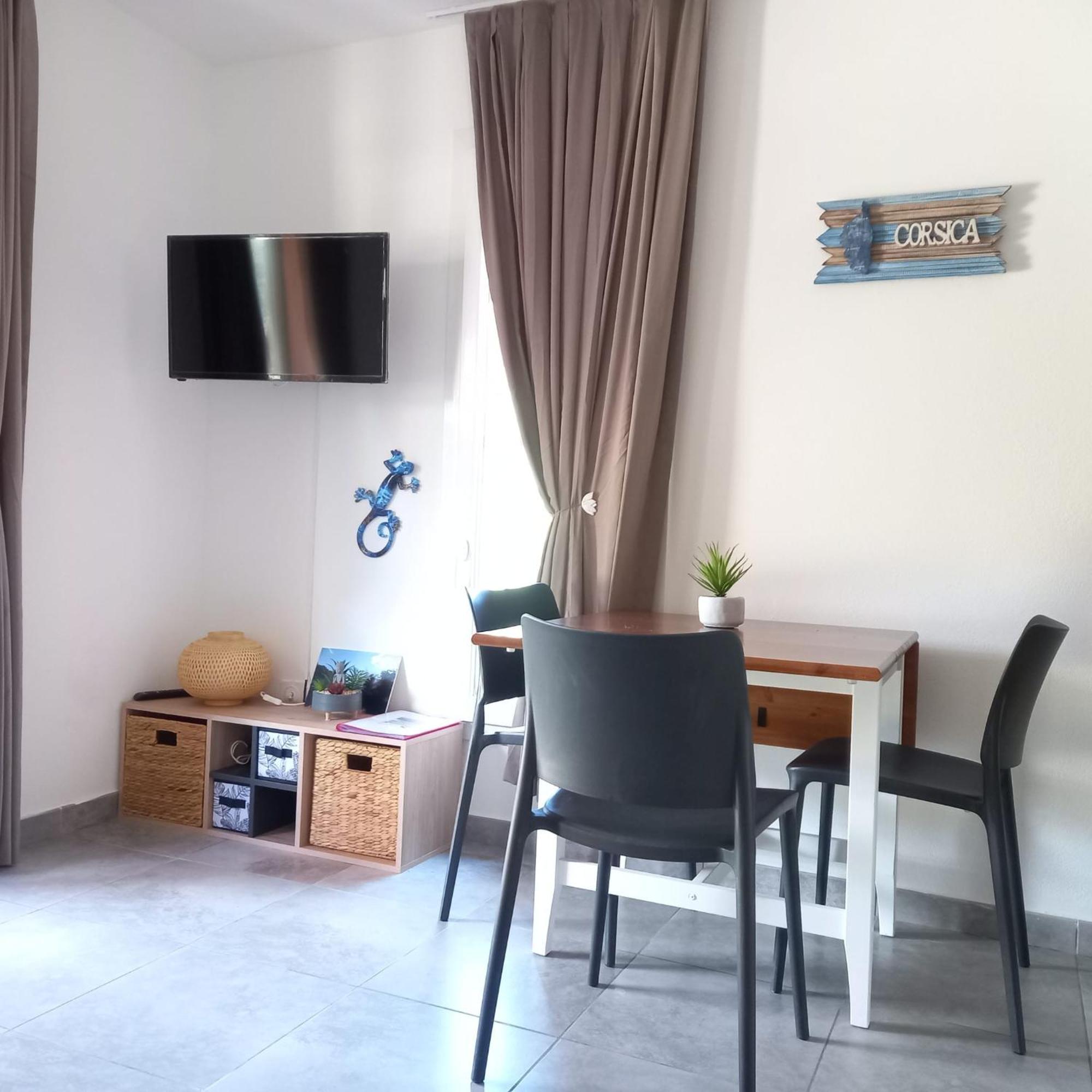 Residence Hoteliere Les Hameaux De Saint Cyprien 25 M2 Lecci Bagian luar foto
