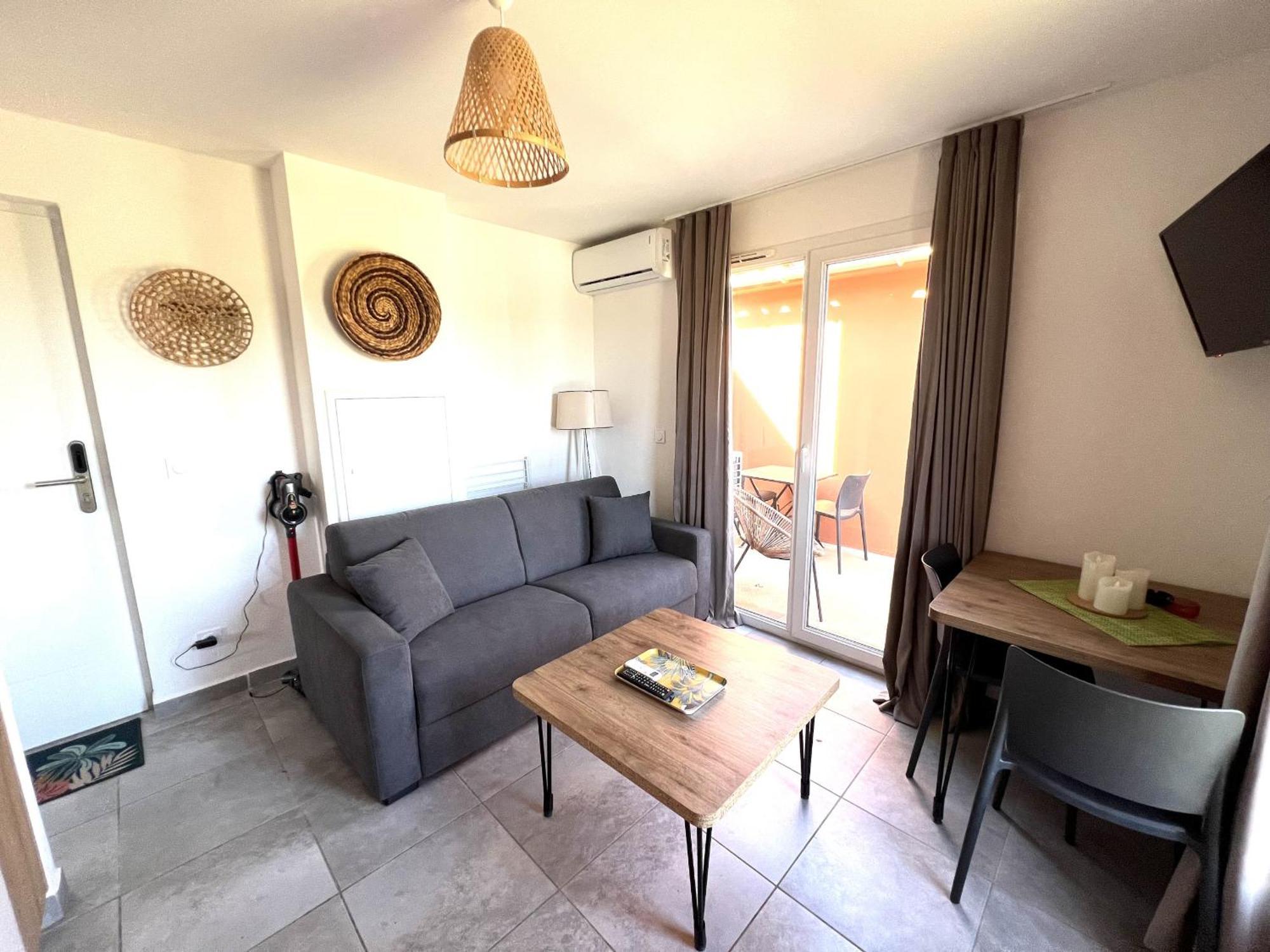 Residence Hoteliere Les Hameaux De Saint Cyprien 25 M2 Lecci Bagian luar foto