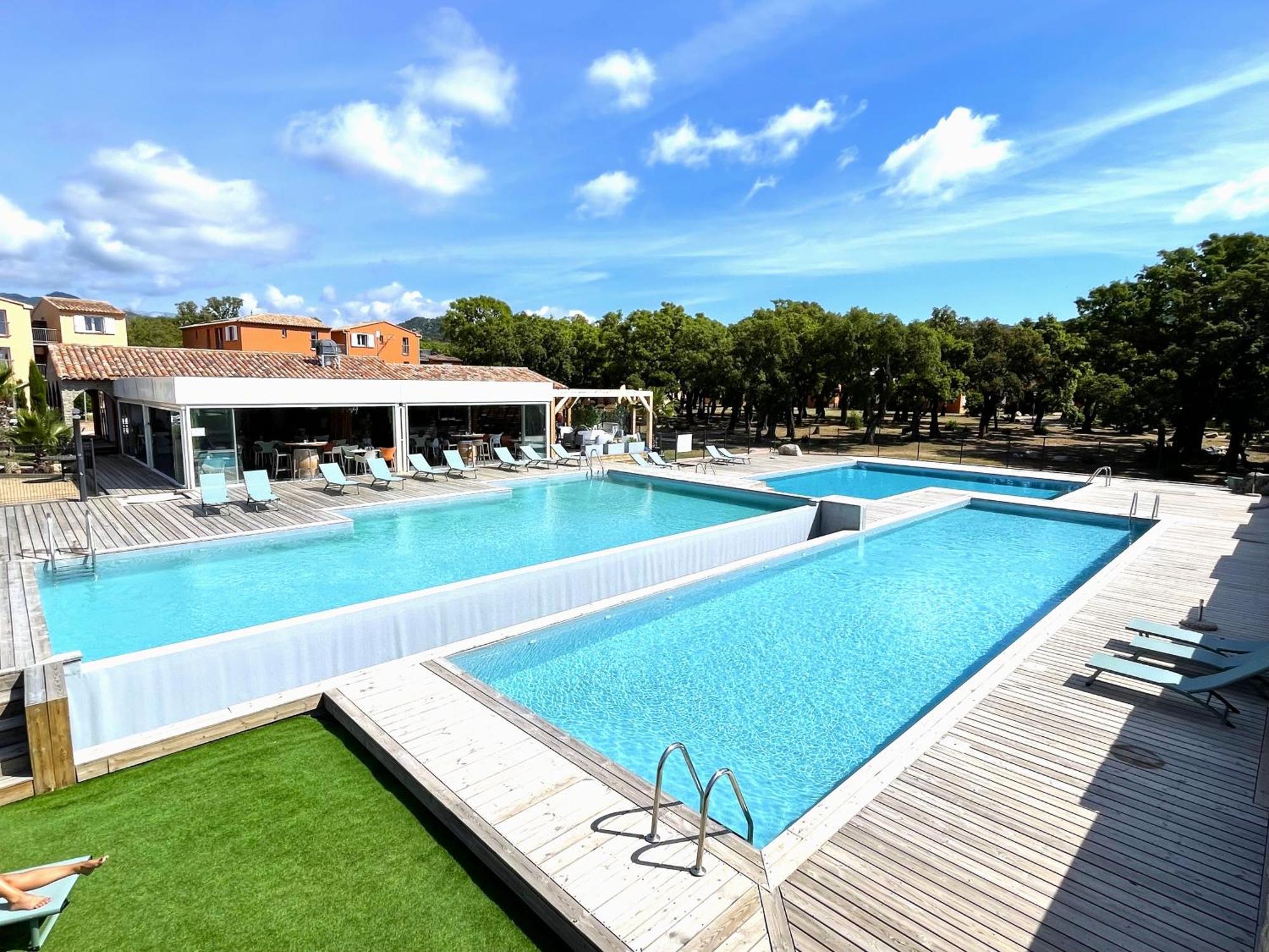 Residence Hoteliere Les Hameaux De Saint Cyprien 25 M2 Lecci Bagian luar foto