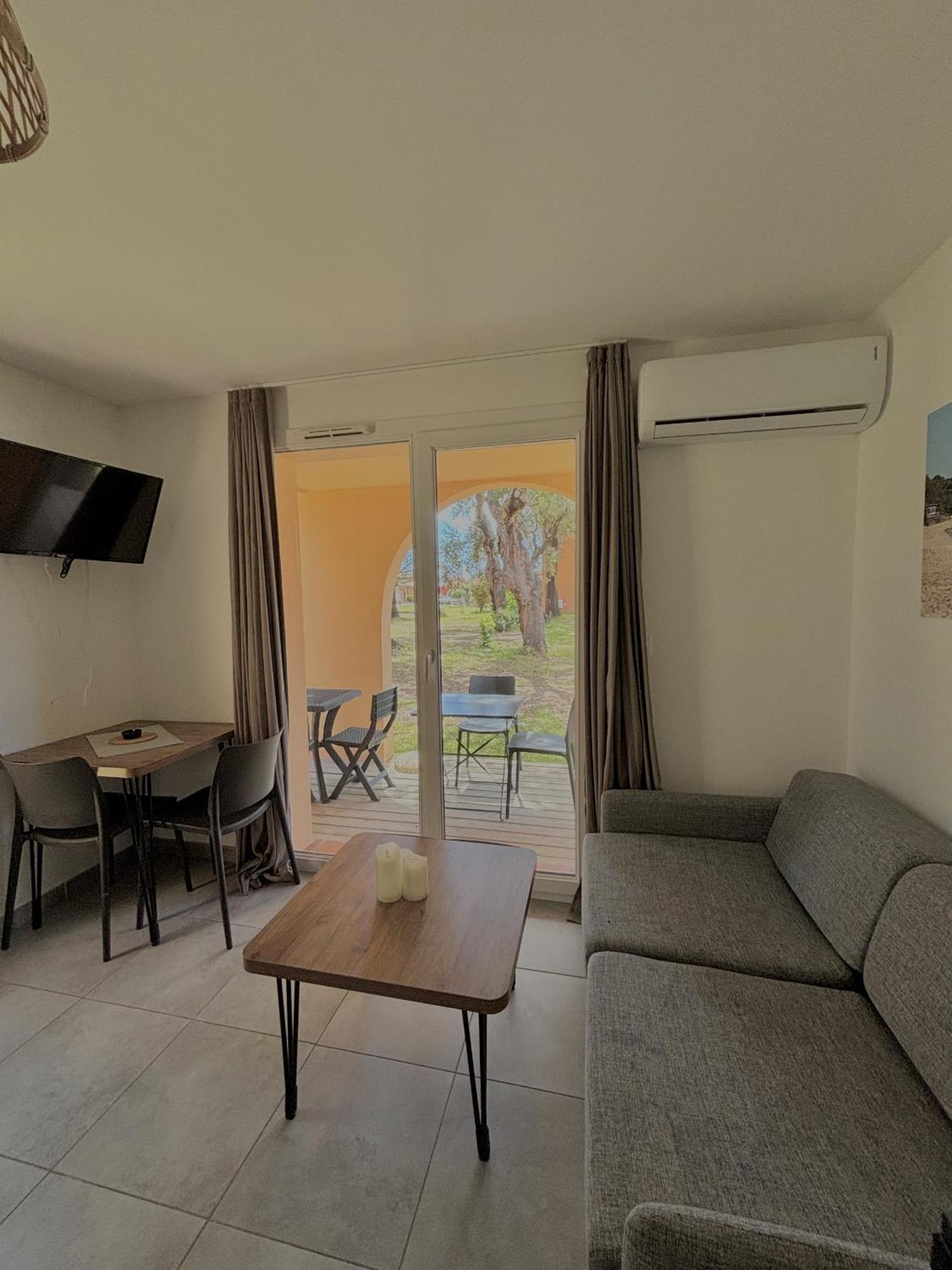 Residence Hoteliere Les Hameaux De Saint Cyprien 25 M2 Lecci Bagian luar foto