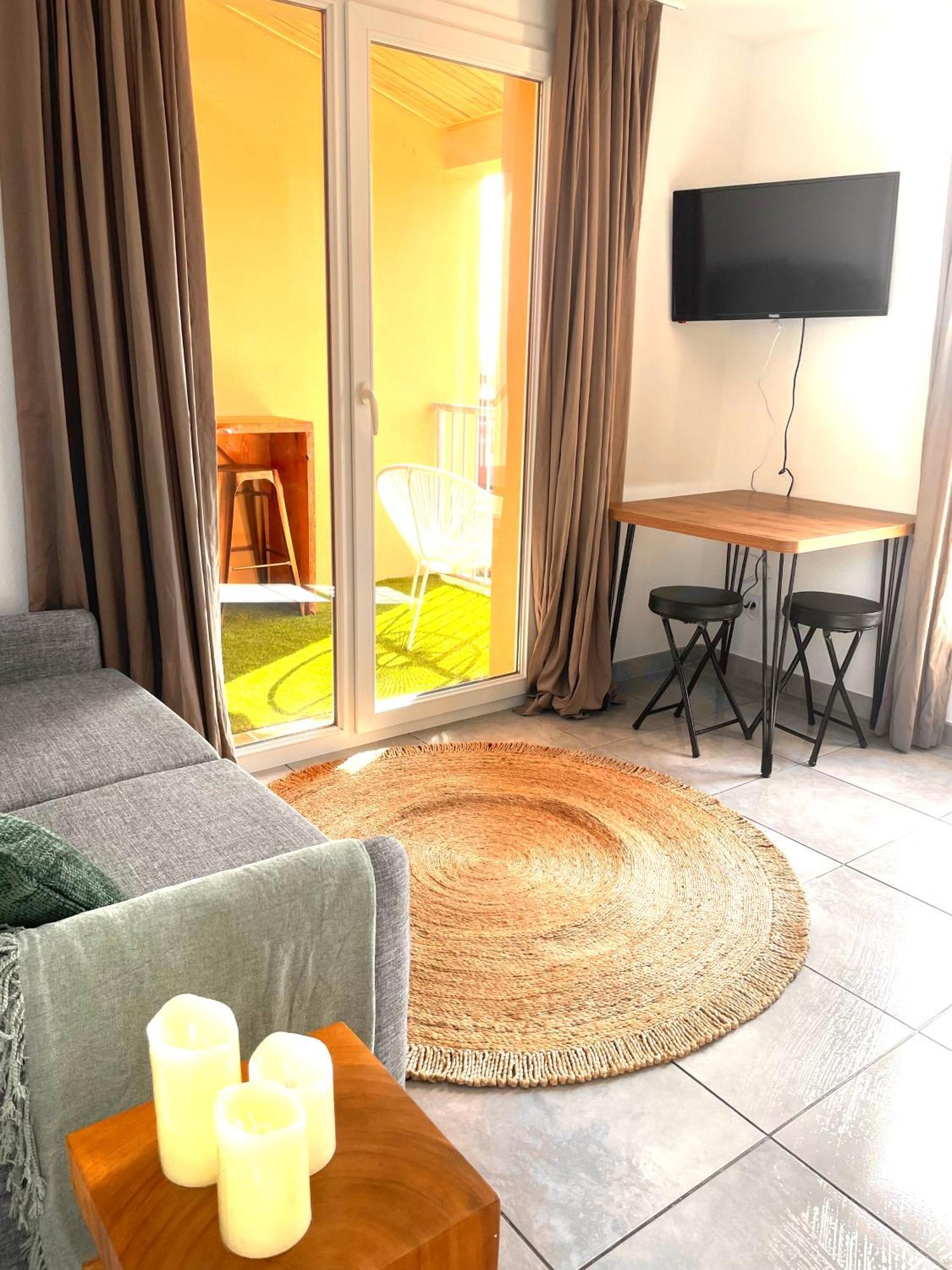 Residence Hoteliere Les Hameaux De Saint Cyprien 25 M2 Lecci Bagian luar foto