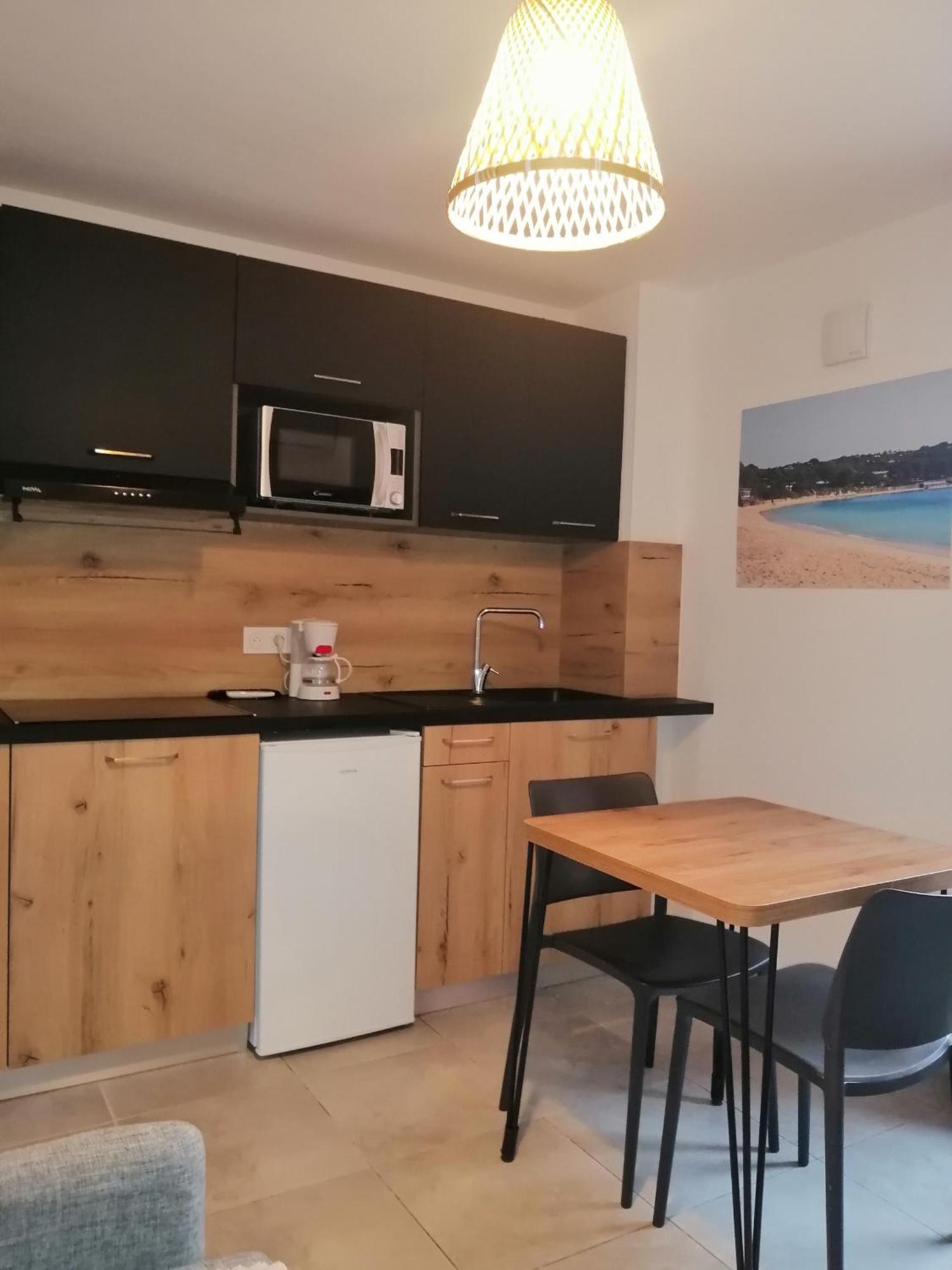 Residence Hoteliere Les Hameaux De Saint Cyprien 25 M2 Lecci Bagian luar foto
